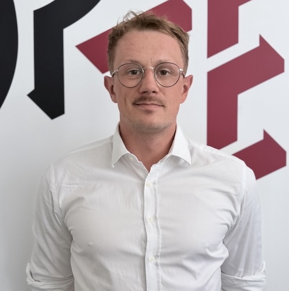 Lucas Bartl,
                                         Responsable commercial